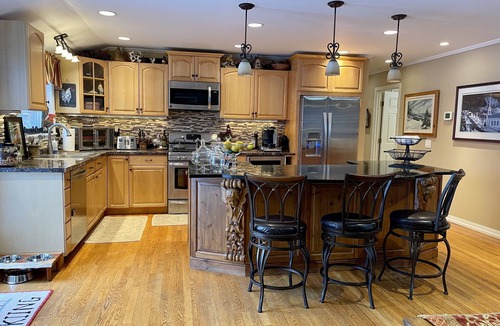 Stowe House | Beautiful & spacious home -Mountain View & hot tub