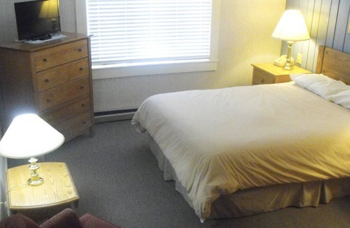 Waterville Valley Apartment | Beautiful studio unit at resort, sleeps 4