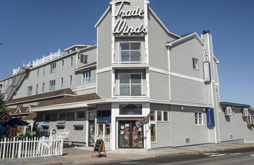 Rockland Apartment | Beautiful studio unit at resort, sleeps 2