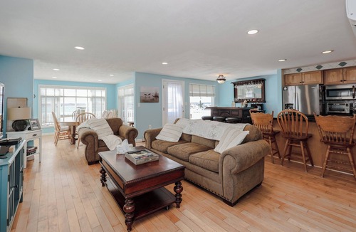 Seabrook House | Beautiful sunset views/Central AC/4 Bedroom 2 Bathroom Home