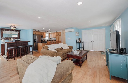 Seabrook House | Beautiful sunset views/Central AC/4 Bedroom 2 Bathroom Home