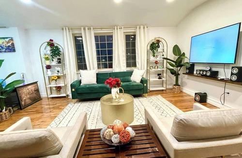 East New York Apartment | Beautiful Sunshine Suite