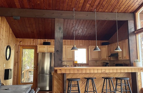 Dingmans Ferry Ski Chalet | Beautiful Swiss Chalet w/giant deck space & pristine property - 1.5hrs from NYC