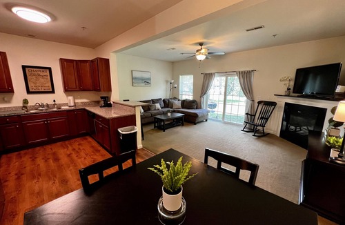 Gansevoort House | Beautiful Townhome Saratoga/Wilton