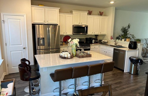 Fogelsville House | Beautiful Townhouse 4 bedroom 3 bathroom in Fogelsville PA