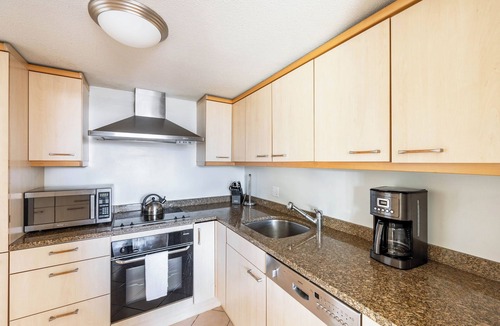 Fenway–Kenmore Apartment | Beautiful Two Bedroom near Prudential Center