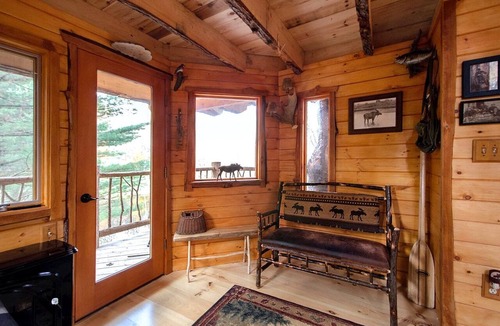 Waterbury Cabin | Beautiful Two-Story Tree House in the Green Mountains, Vermont, New England