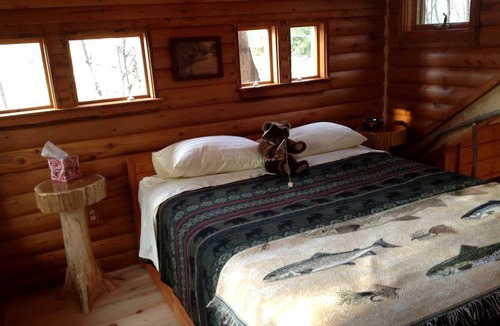 Waterbury Cabin | Beautiful Two-Story Tree House in the Green Mountains, Vermont, New England