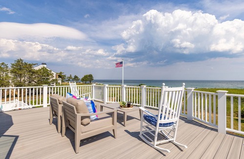Hampton House | Beautiful Upscale Oceanside Home on Plaice Cove