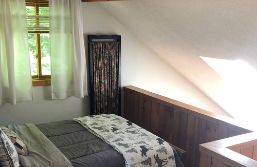 Campton House | Beautiful White Mountains Resort Rental - Indoor/Outdoor Pools, Ski Mtn