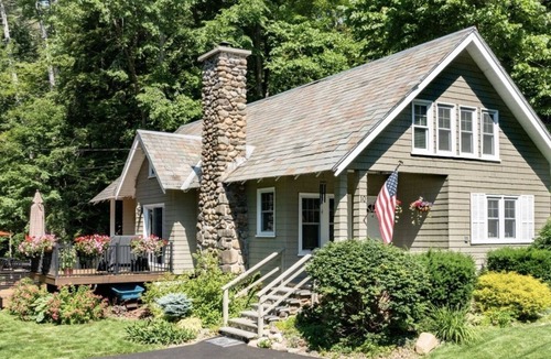 Bolton Landing Cottage | Beautifully Renovated Cottage-A short walk to the town beach or the village!