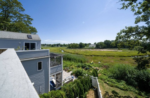 Pine Orchard House | Beautifully Updated Beach House w/ Views! - Prime Location!!!!
