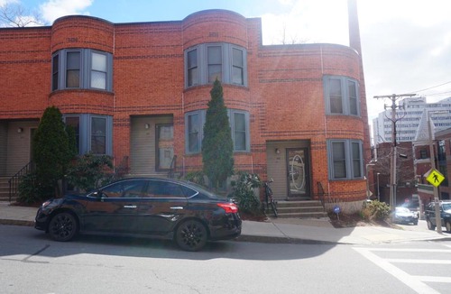 Mission Hill House | Bedrooms Close to Downtown Boston