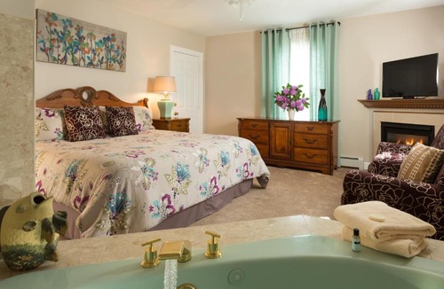 Off Broadway Hotel | Beech Tree Inn and Cottage