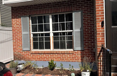 Newark Apartment | Behind the Blue Door- 2BR Near EWR 20 Min to NYC, Free Parking, Self Check-in