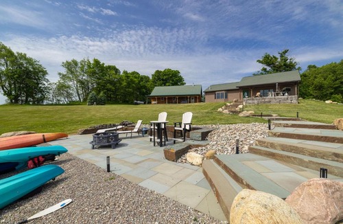 Nunda House | Bella Vista Retreat