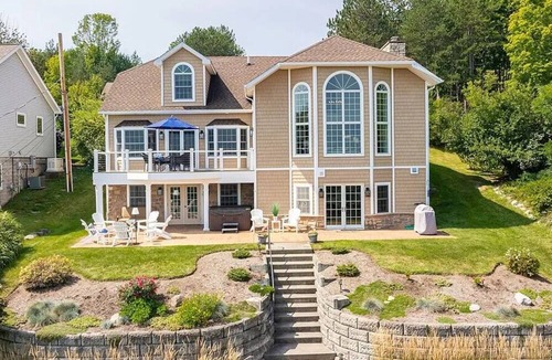 Canandaigua House | Belle Maison: Luxury Getaway with Hot Tub!