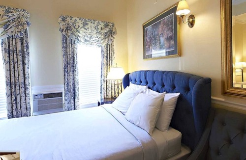 Top of the Hill Bed & Breakfast | Bellevue House