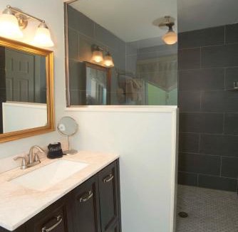 Top of the Hill Bed & Breakfast | Bellevue Manor