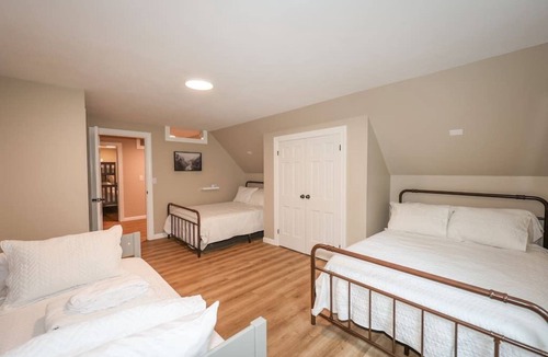 Danville House | Beorn's Hall · Secluded Estate Home w/Indoor & Outdoor Amenities