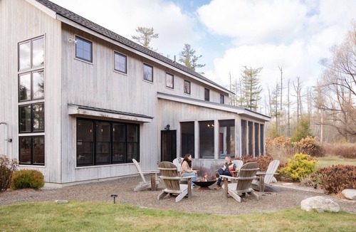 Lee House | Berkshire Mountain retreat with Urban eco-luxuries
