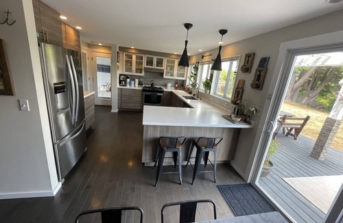 Sheffield House | Berkshires Getaway Walk to Distillery - No Pet Fee!