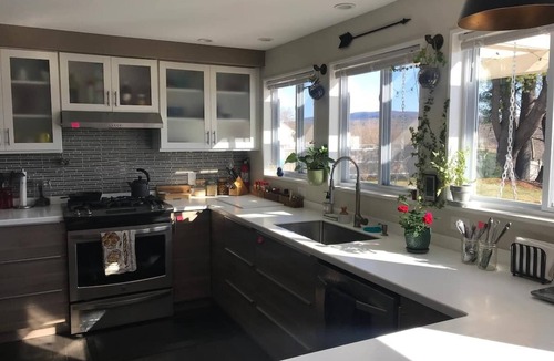 Sheffield House | Berkshires Getaway Walk to Distillery - No Pet Fee!