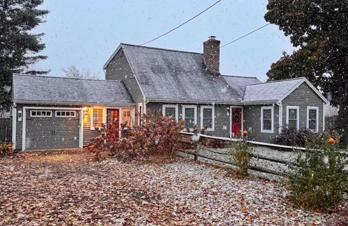 Sheffield House | Berkshires Getaway Walk to Distillery - No Pet Fee!