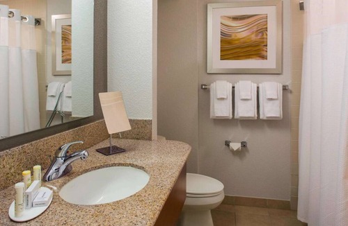South Lowell Hotel | Best Choice! 4 Budget-Friendly Units, Pets Allowed