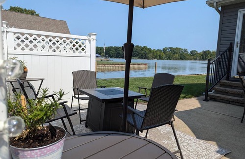 Huron House | BEST LOCATION Water Front.Private Dock.Canoe.Kayak.PaddleBoard,GolfCourseCommnty