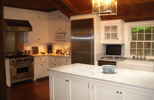 Lakeside House | Best town, Restaurants! PoshPadsCT "7-BR ESTATE" 2Hrs NYC, Heated Pool, Ski, BBQ