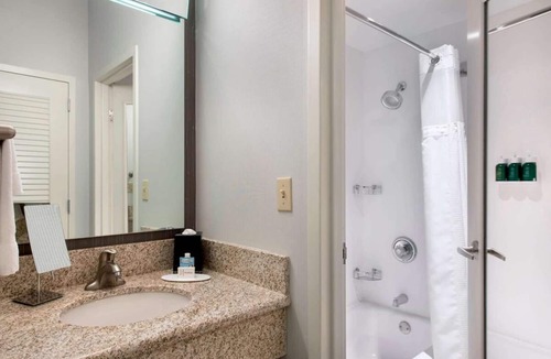 Middletown Hotel | Best Value, Quality Stay! Short Drive to Inter' Tennis Hall of Fame & Downtown