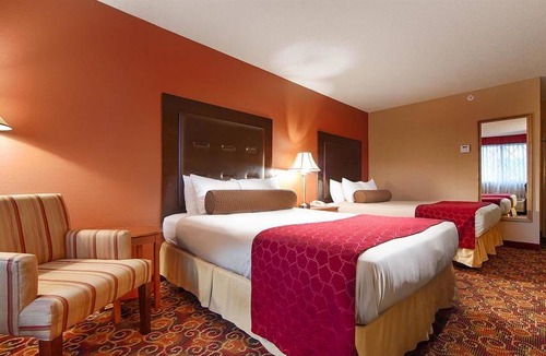 Sharon Hotel | Best Western Plus The Inn at Sharon/Foxboro