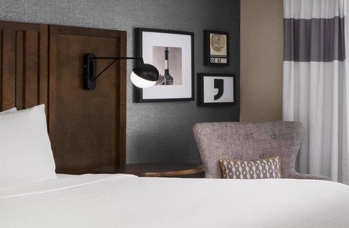 Plainview Hotel | Best Western Premier Plainview-Long Island Hotel