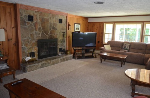West Dover Bed & Breakfast | Big Bears Lodge
