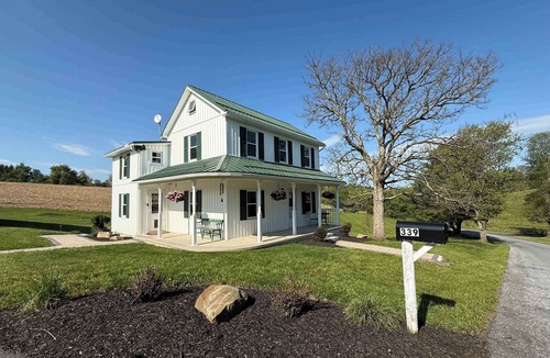 Breezewood House | Big Run Farm | Scenic Mountain Retreat