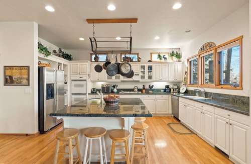 Bigfork House | Bigfork Eagle Bend House - Spacious, Private & Serene - 4 Bdrm/4 Bthrm
