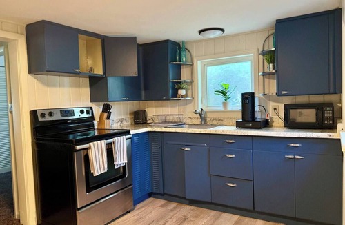 Rochester House | BigSpace, HightFalls, RIT, RGH, Pool-table, Wi-fi