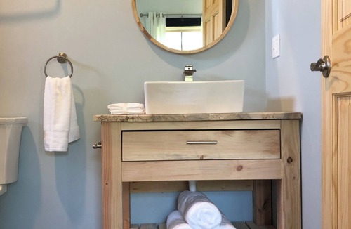 Hinesburg Hotel | Birch Sunset - private room in a Cozy boutique hotel in Hinesburg, Vermont