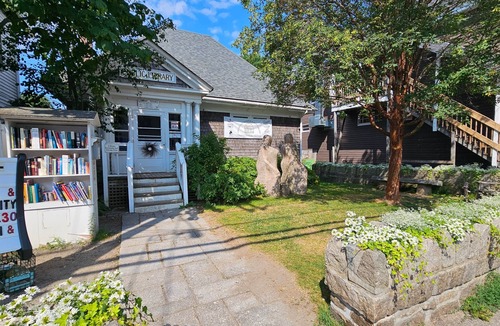 Manset House | Black Seal Chalet - Acadia NP - Wooded Rental - SWH Maine