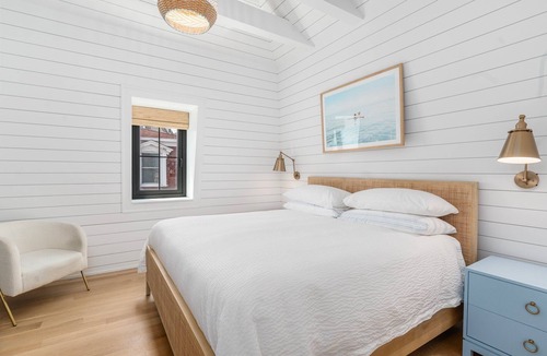 Block Island Hotel | Block Island Bunk House