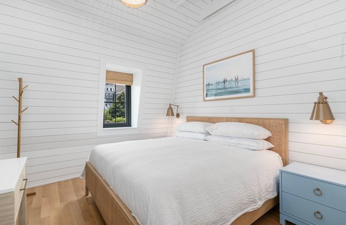 Block Island Hotel | Block Island Bunk House