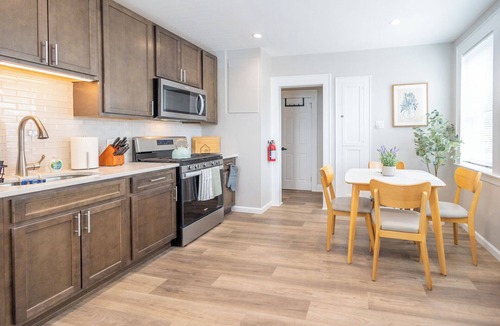 Ampere Apartment | Bloomfield 2BR, Pets OK, Park2Cars, Laundry, Fios, Safe, Quiet, Convenient