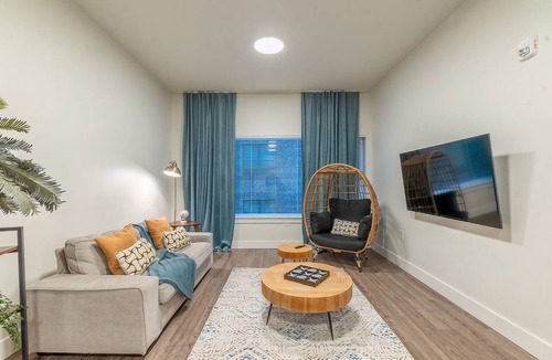 East Orange Apartment | Blue Breakaway with Free Parking & Sleeps 9!✨Book 7 days, Get 20% OFF!✨