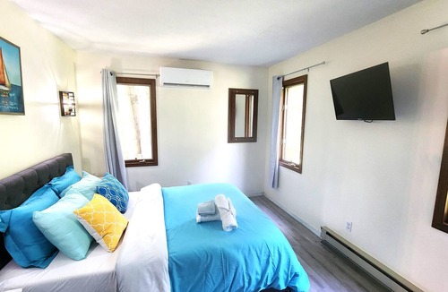 Long Pond Ski Chalet | Blue Cherry Cabin/Indoor Pool/Near Camelback and Kalahari