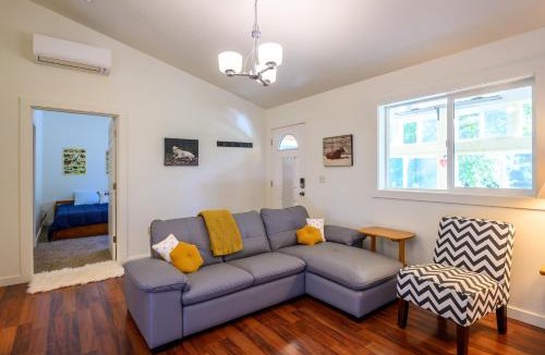 Central Oregon House | Blue House - private 2 bed, 2 bath home with garage