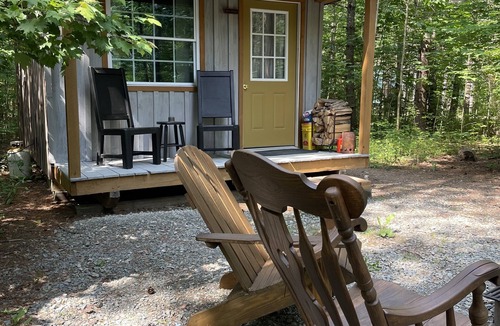 Prattsburgh Cabin | BLUE MOON - PET FRIENDLY! - OFF GRID - ROMANTIC - WINE TRAIL CABIN - 4 Seasons