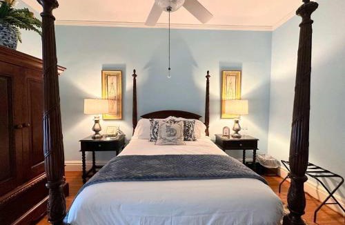 Oswego Bed & Breakfast | Bluebell Room