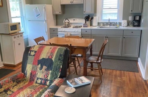 Plattsburgh Cabin | Blueberry Cottage on Lake Champlain