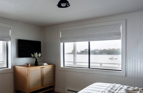 Ocean Point Hotel | Bluebird Ocean Point Inn | Glimpse Cottage | with Seasonal Outdoor Pool